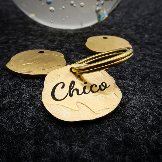 Extravagant vintage dog tag gepersonaliseerd met gravure, materiaal messing, 25mm