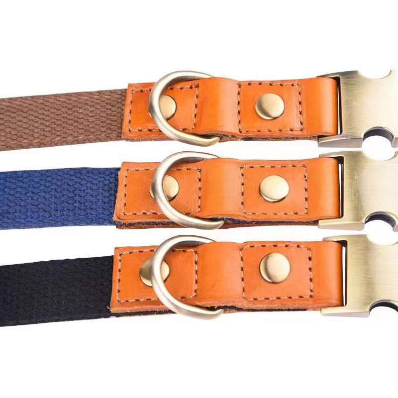 Halsband "Valdo" met gravure - robuuste PE stof & leer - mat messing - marineblauw, lichtblauw of groen (S-L)