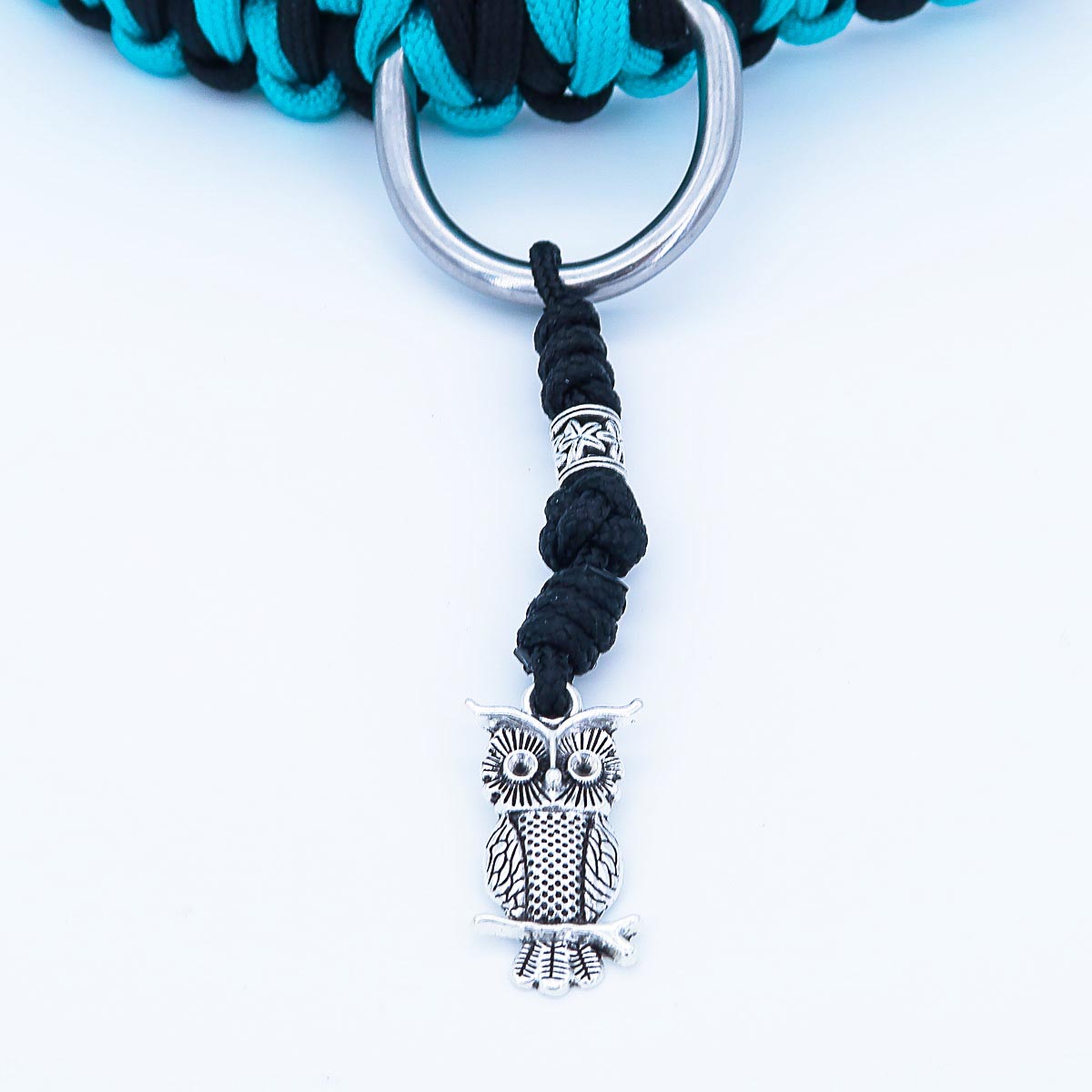 Paracord hondenhalsband "Auron" met gravure van naam en telefoon op de gesp, drie verschillende maten