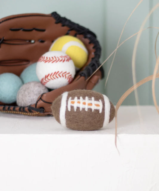 BUDDY. Hondenspeelgoed van schapenwol "Voetbal"