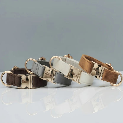Gepersonaliseerde fluwelen hondenhalsband "Emilia" met gravure – Verstelbaar & Elegant 