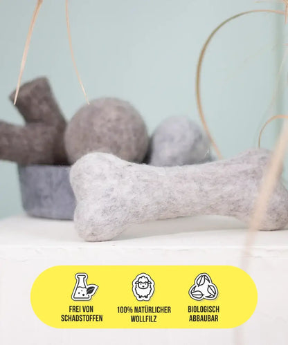 BUDDY. Hondenspeelgoed van wolvilt "Bot" 