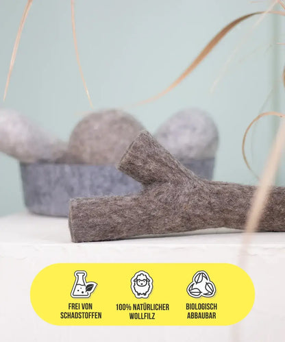 BUDDY. Hondenspeelgoed van wolvilt "Stok" 