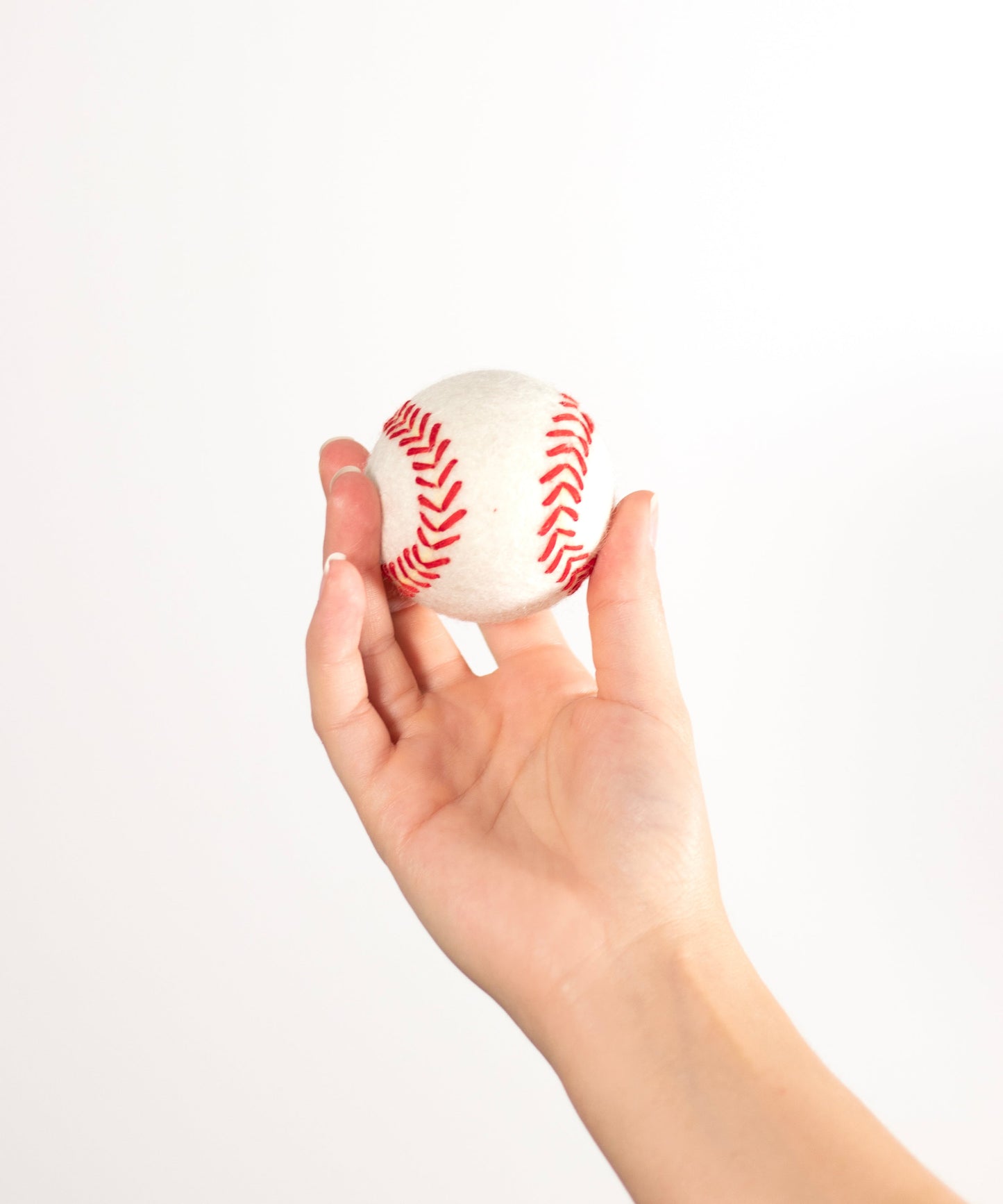 BUDDY. Hondenspeelgoed van schapenwol "Baseball" 