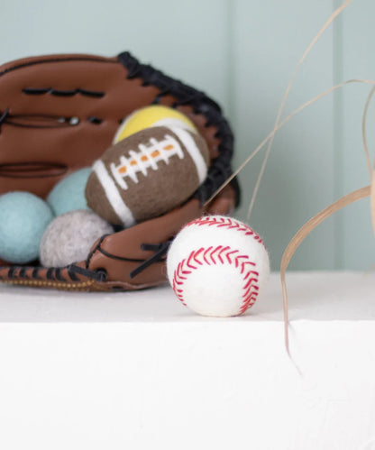 BUDDY. Hondenspeelgoed van schapenwol "Baseball" 