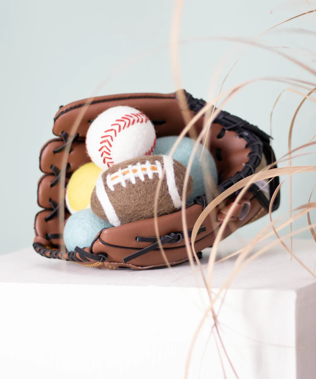 BUDDY. Hondenspeelgoed van schapenwol "Tennisbal" 